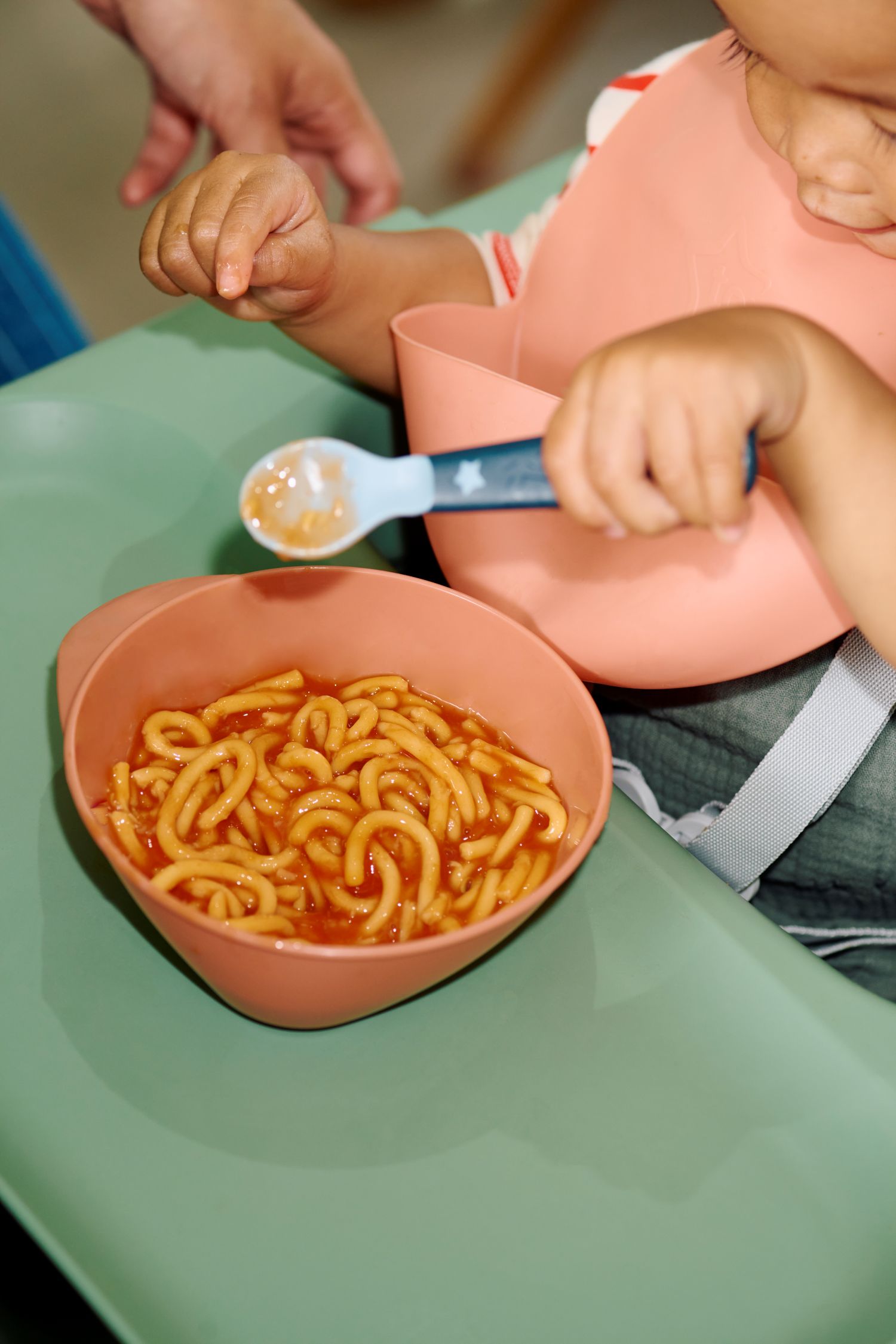 Texturovaná silná rukojeť